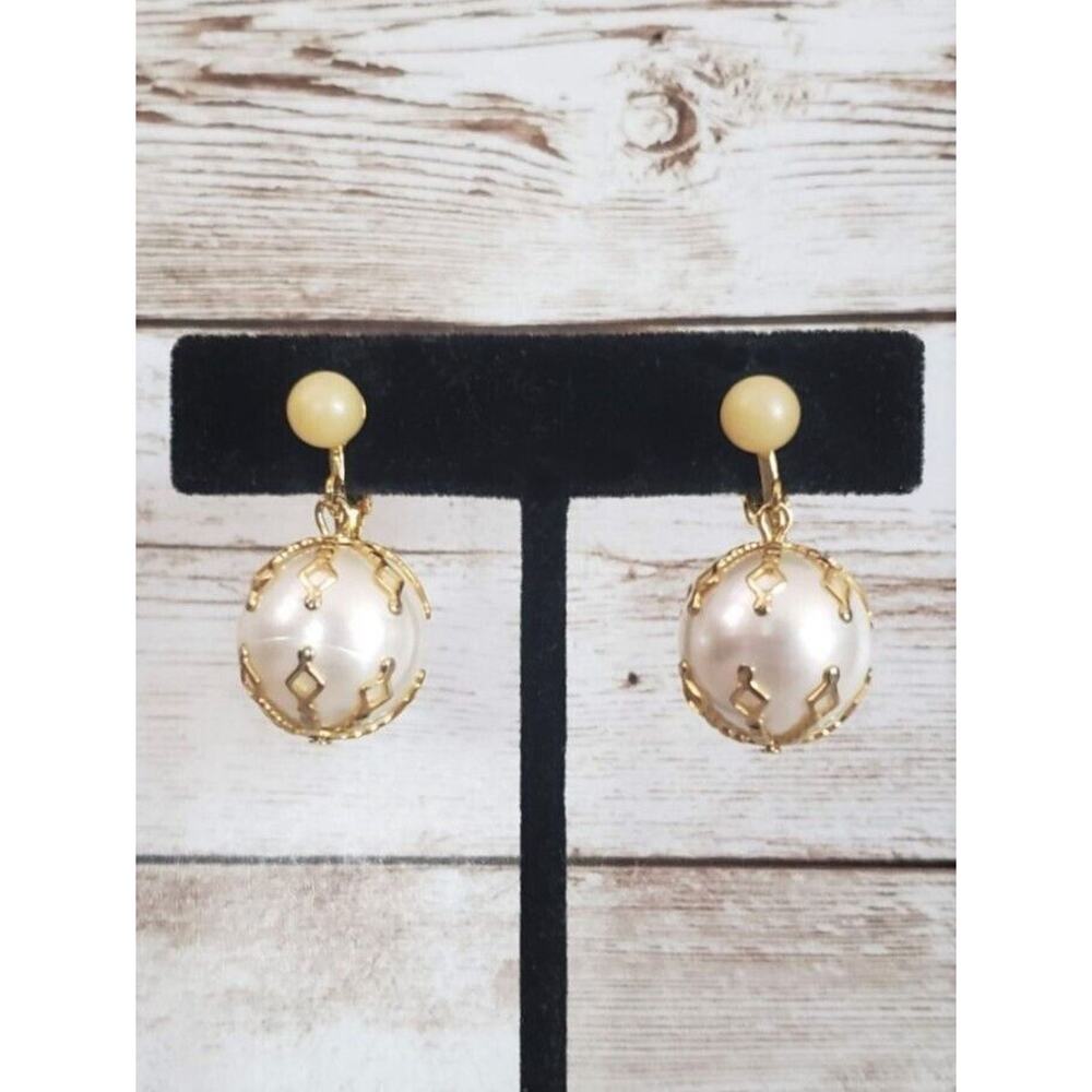 Vintage Celebrity Clip On Earrings - Faux Pearl & Gold Tone 1.25"